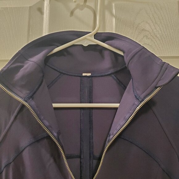 LIKE-NEW Lululemon Contour Jacket Midnight Navy Size 6 - Picture 6 of 8
